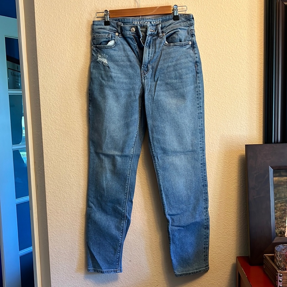 3 for $25 - American Eagle Outfitters Mom Jeans - Size 6 long